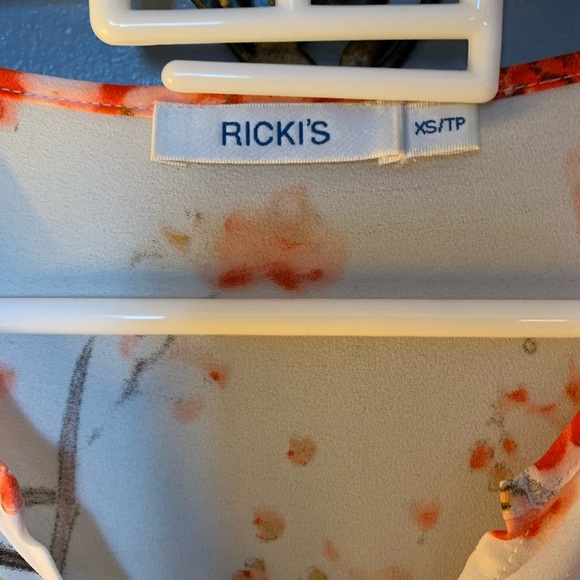 Ricki’s Tunic/Blouse - Picture 7 of 7